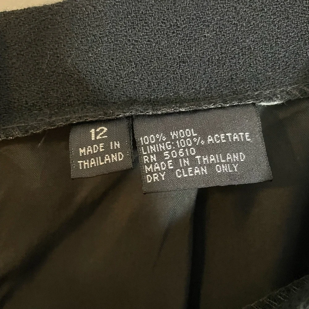 Vintage Black 100% Wool Fully Lined Pencil Skirt, Size 12, Has Pockets!